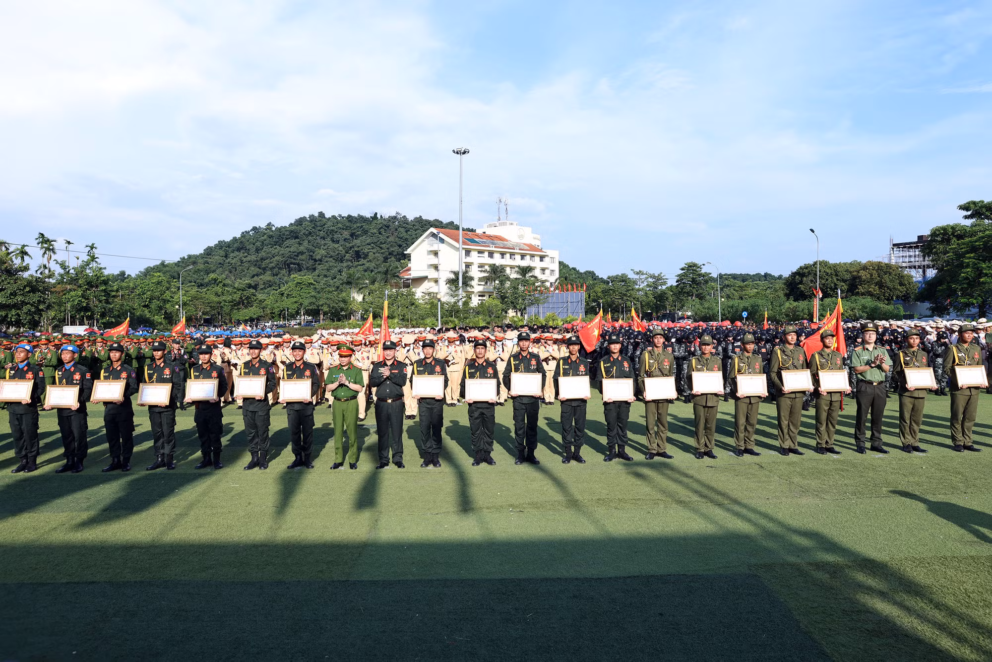 Khí phách CAND trong ngày hội lớn của dân tộc -5