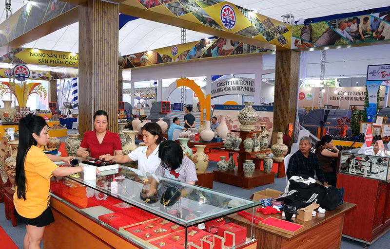 Dấu ấn Hải Phòng qua Triển lãm 80 năm hành trình của đất nước -0