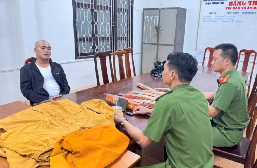 Giả danh thầy tu để lừa đảo chiếm đoạt tài sản -0