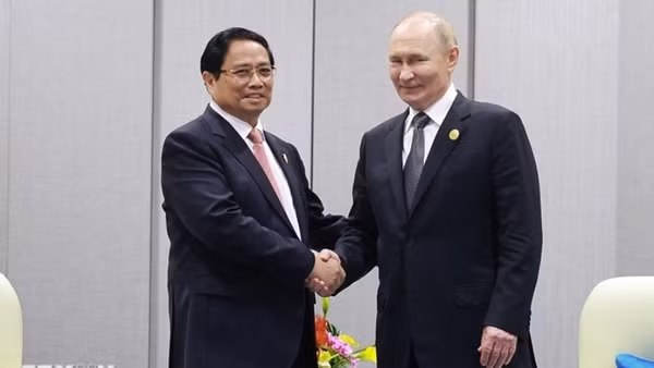 Thủ tướng Phạm Minh Chính hội kiến Tổng thống Nga Vladimir Putin