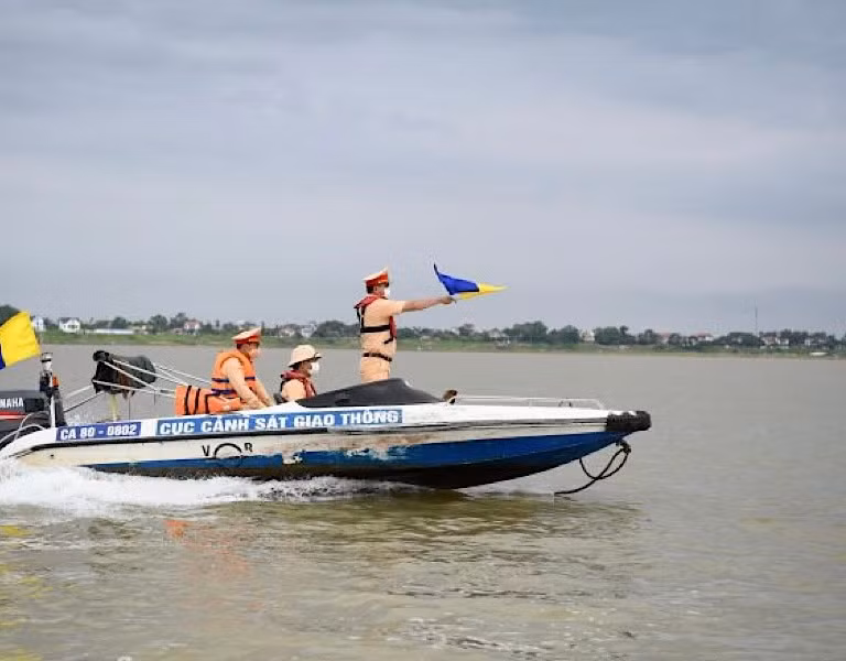 Những quy định mới về tuần tra, kiểm soát và xử lý vi phạm hành chính của Cảnh sát đường thủy -0