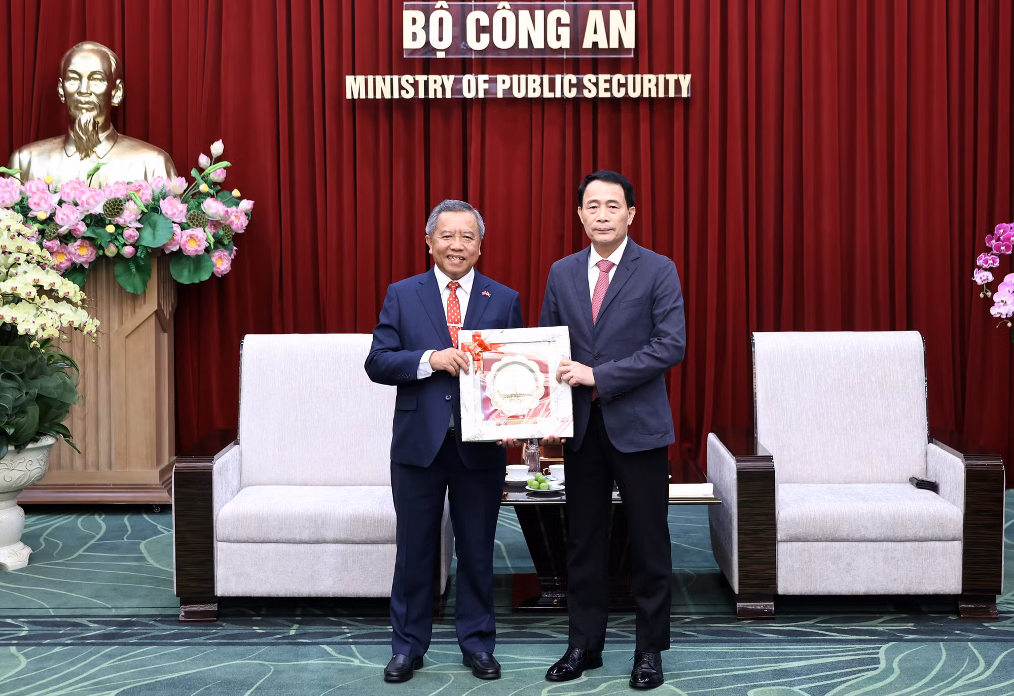 Mối keo sơn đặc biệt Việt Nam – Lào trong hợp tác bảo đảm an ninh -0