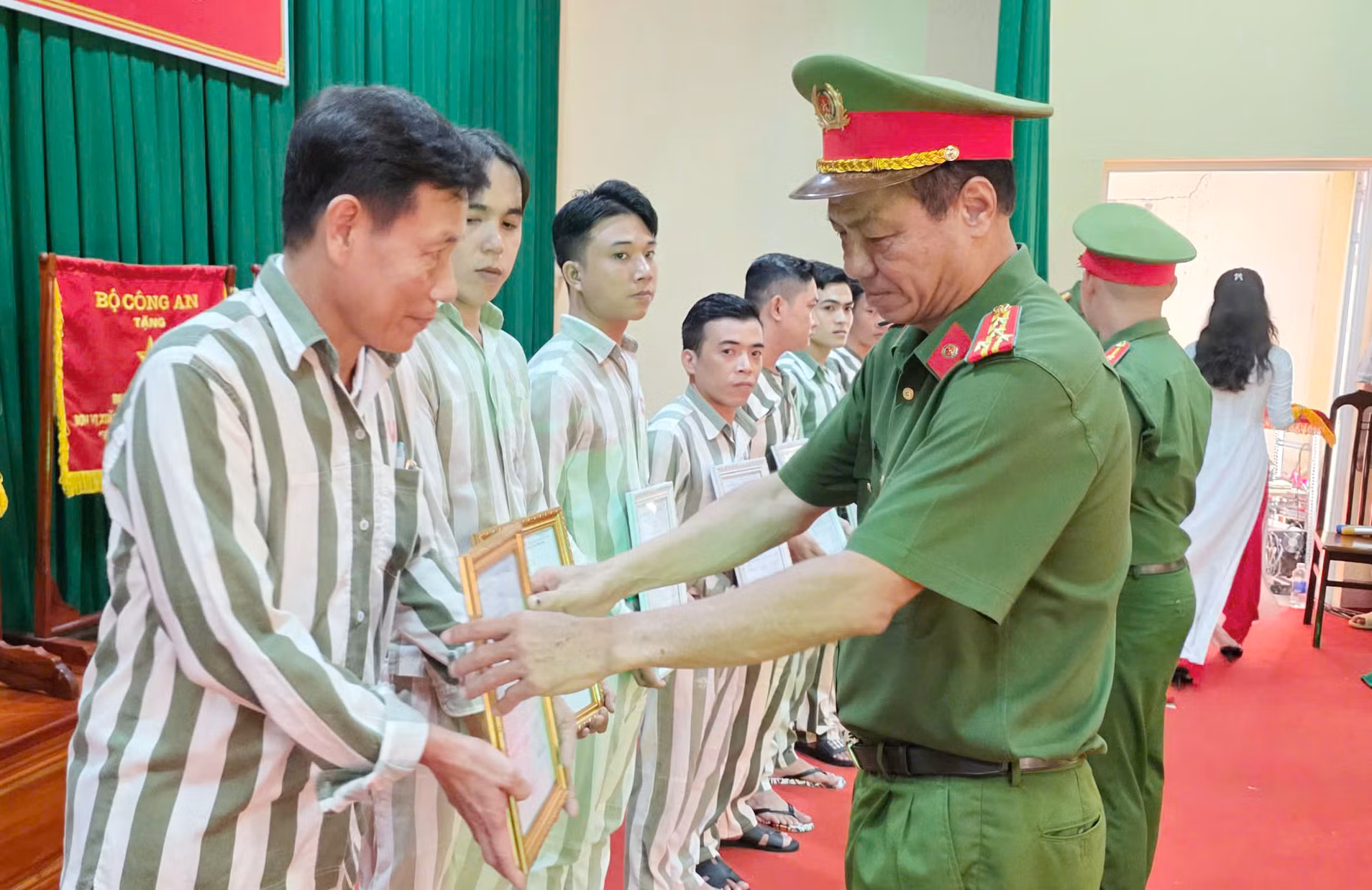 Các trại giam, trại tạm giam tại khu vực Tây Nam Bộ&nbsp;công bố quyết định đặc xá của Chủ tịch nước -0