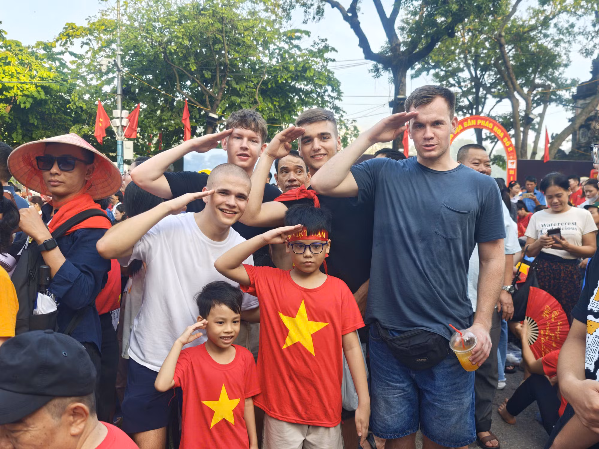 Người nước ngoài -0