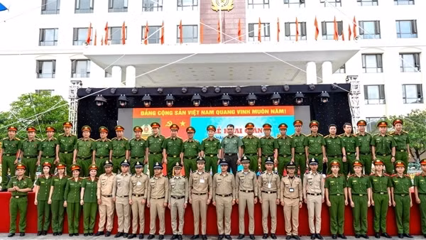 Các trường CAND phía Nam khai giảng năm học mới và ra quân đơn vị dự bị chiến đấu