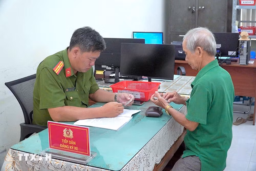 Cắt giảm, đơn giản hóa thủ tục hành chính thuộc phạm vi quản lý của Bộ Công an -0