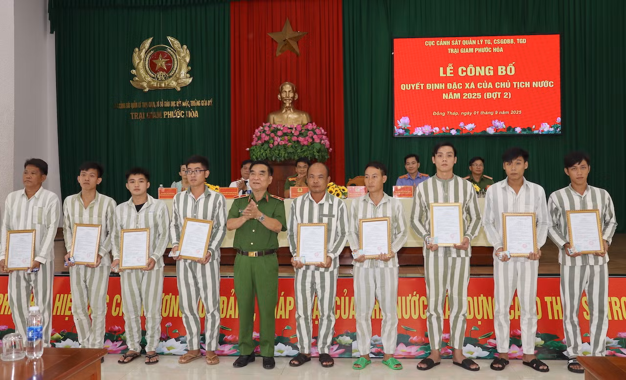 Trại giam Phước Hòa công bố quyết định đặc xá cho 181 phạm nhân -0