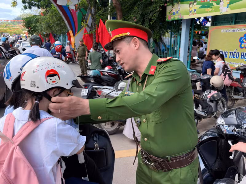 Đảm bảo an ninh, an toàn giao thông trong ngày khai trường -0