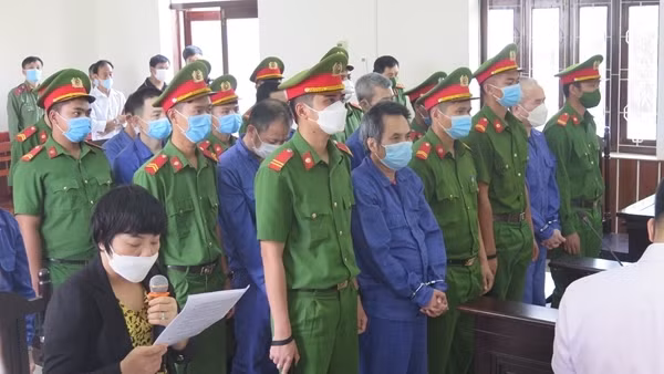 Tử hình 2 đối tượng từ Trung Quốc sang Việt Nam sản xuất ma túy