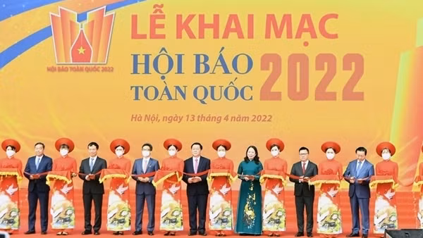 Báo chí CAND thu hút sự quan tâm của độc giả tại Hội báo toàn quốc ảnh 7
