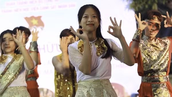 Ấn tượng với màn đu dây bắn súng của những sỹ quan Cảnh sát tương lai ảnh 13