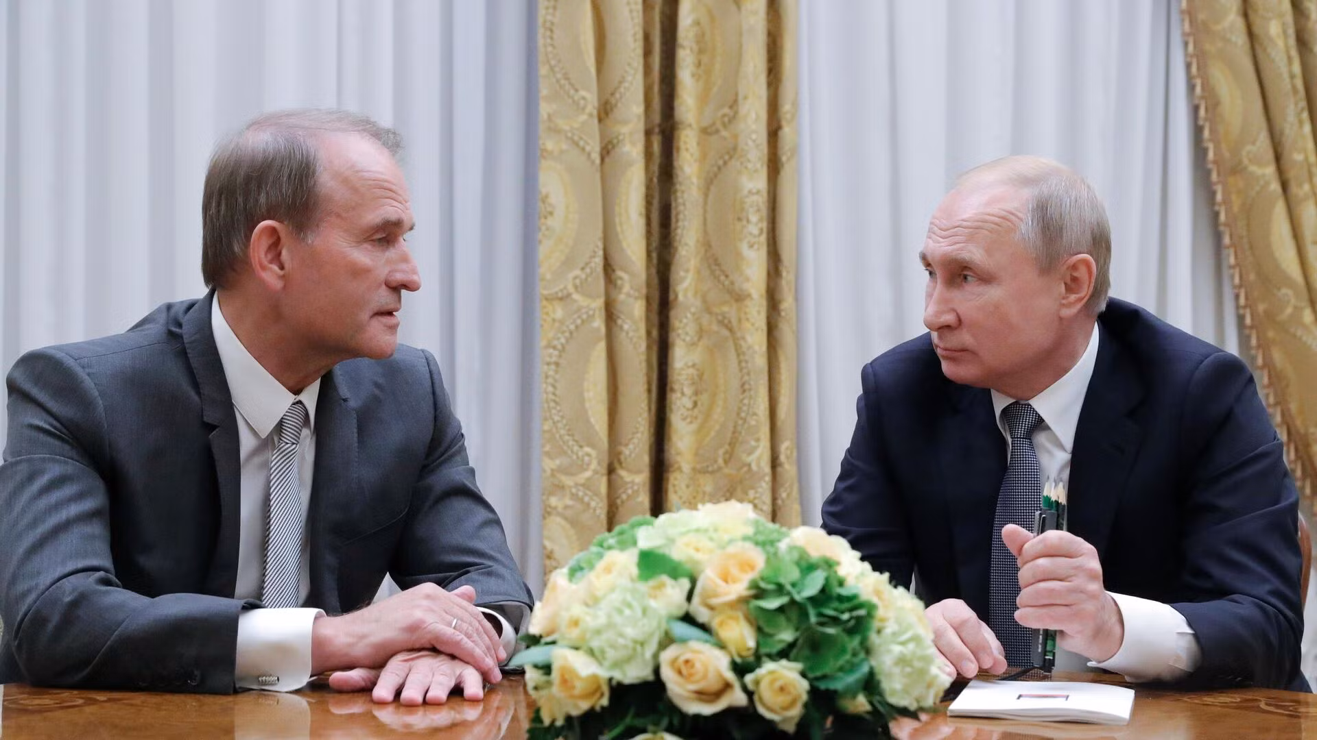 Vợ chính trị gia đối lập Ukraine xin ông Putin cứu chồng -0