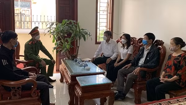 Công an xã kể chuyện vận động người hoàn lương hướng thiện