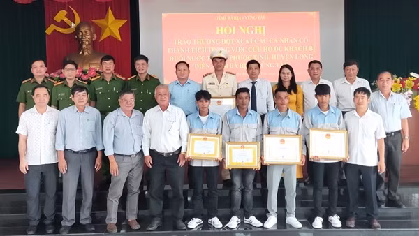 Rủ nhau đi bơi, 3 bé gái lớp 4 bị đuối nước ảnh 3