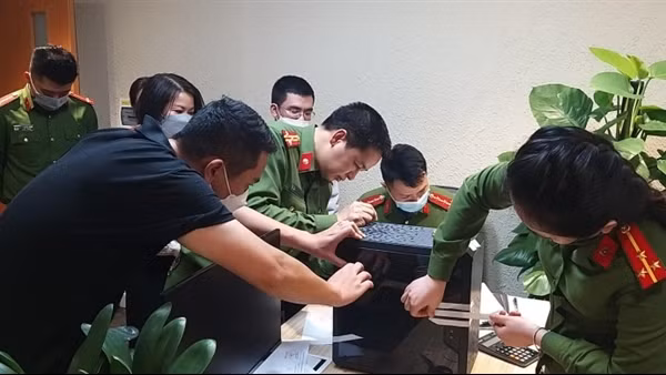 Tìm bị hại trong vụ án “Thao túng thị trường chứng khoán” ảnh 2