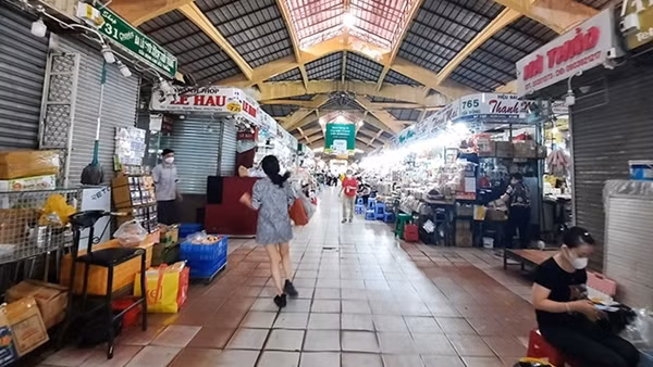 Đìu hiu chợ truyền thống