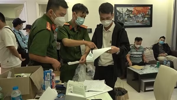 Triệt xóa tụ điểm đá gà quy mô lớn với nhiều lớp cửa có cảnh giới ảnh 3