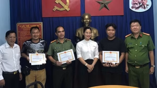 Khen thưởng tập thể, cá nhân khám phá nhanh các vụ trọng án ảnh 5