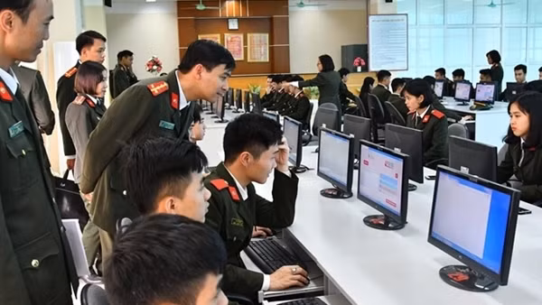 Dâng hương tri ân các anh hùng, liệt sĩ &nbsp;Ban An ninh Trung ương Cục miền Nam ảnh 3