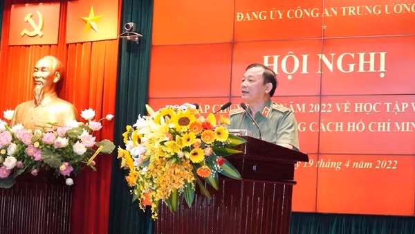 Học tập và làm theo tư tưởng của Bác về thực hiện trách nhiệm nêu gương