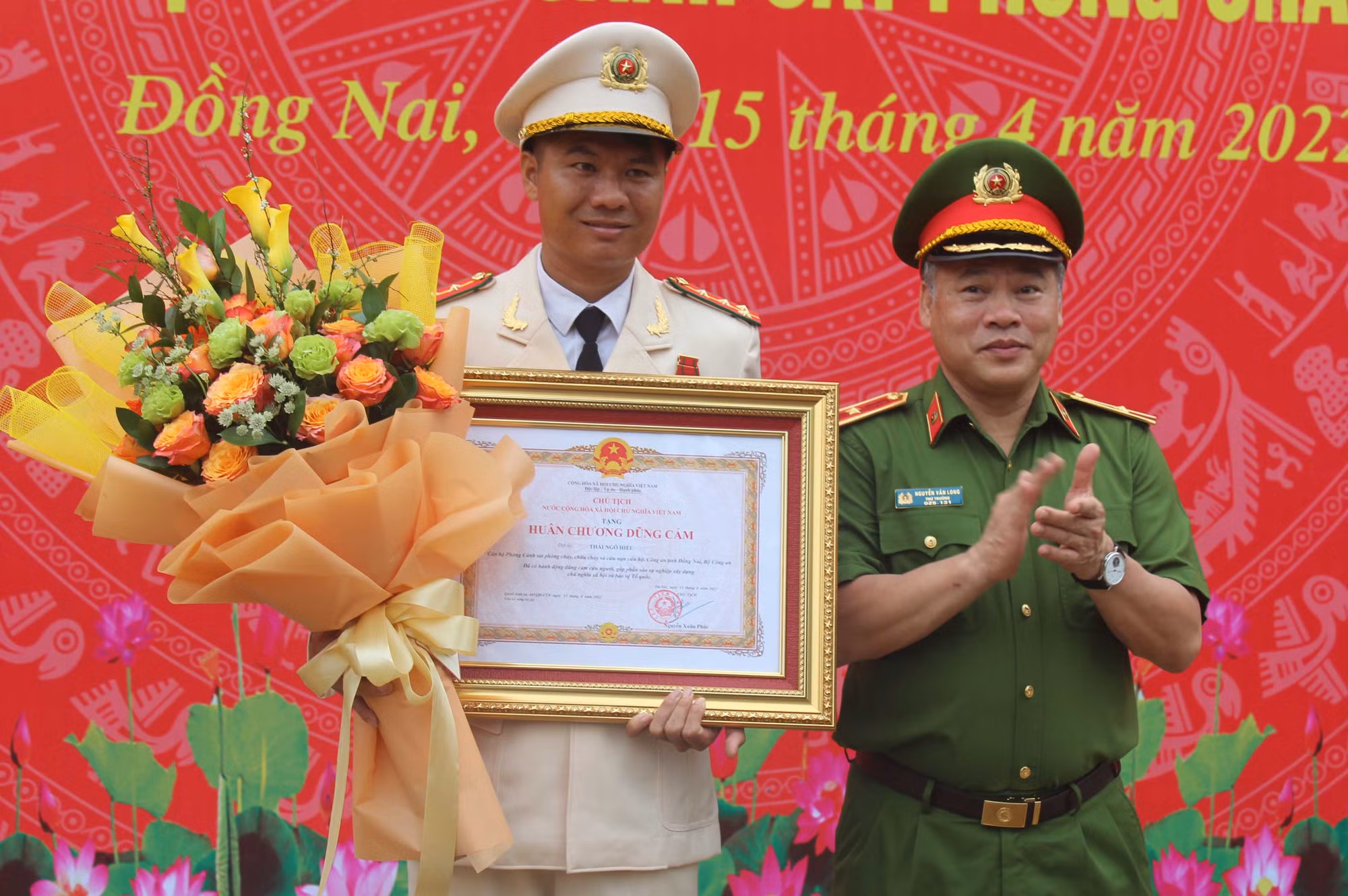 Trao Huân chương Dũng cảm của Chủ tịch nước cho đồng chí Thái Ngô Hiếu -0