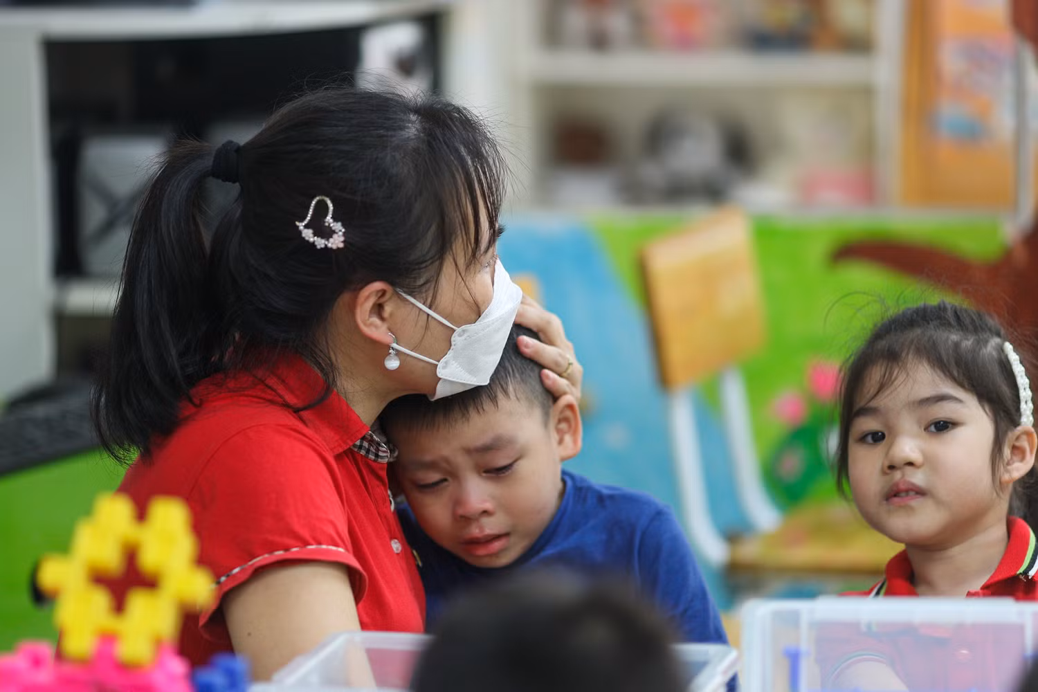 Các em mầm non nô nức đến trường -0