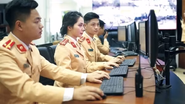 Ứng dụng khoa học kỹ thuật trong công tác của CSGT để phục vụ người dân ảnh 3