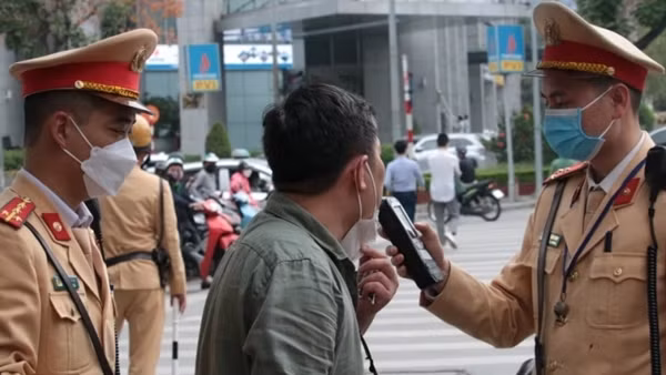 Kỳ lạ tuyến đường không một ánh đèn tại Thủ đô ảnh 11
