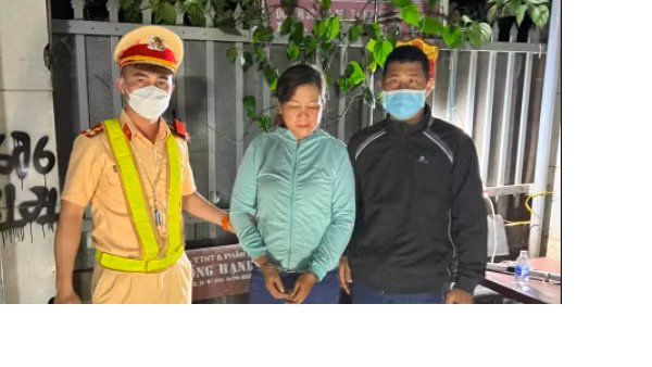 CSGT bắt đối tượng truy nã đang trên đường bỏ trốn