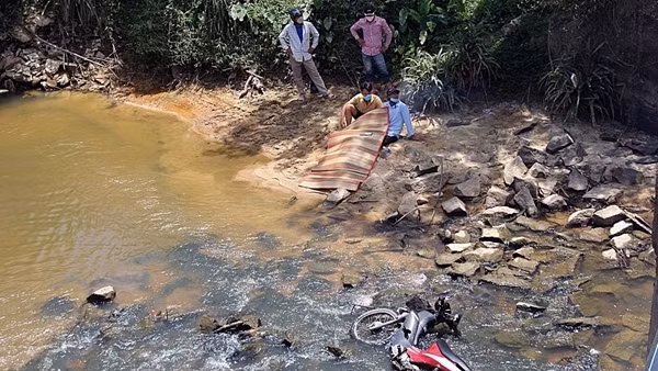 Phát hiện thi thể nam giới trôi sông trong tư thế bị trói ảnh 2