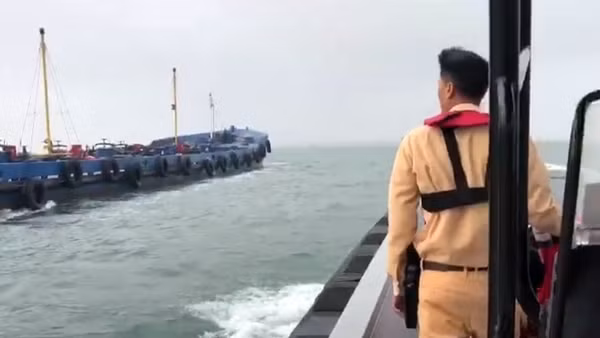 Tập trung chống buôn lậu xăng dầu góp phần bình ổn thị trường ảnh 2