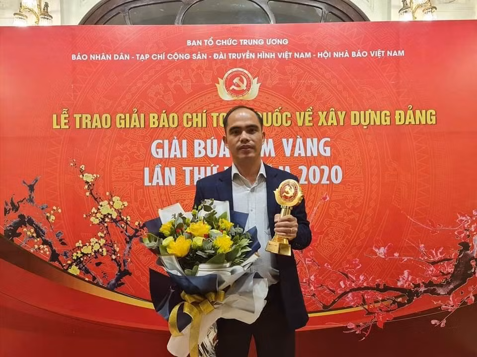 Thành tích nổi bật ít người biết của Trung tá Công an chặn xe ô tô bắt cướp -0