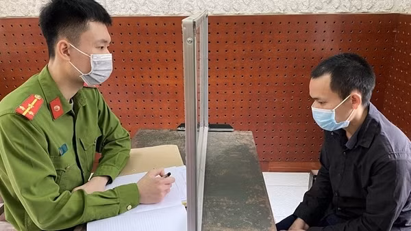 Mâu thuẫn gia đình, anh trai chém em phải đi cấp cứu