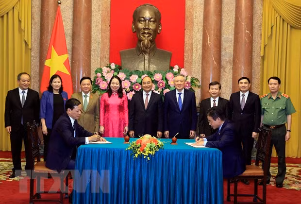 Ký quy chế phối hợp giữa Văn phòng Chủ tịch nước và hai cơ quan -0