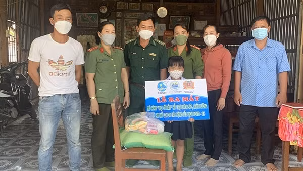 Hạnh phúc khi làm “Mẹ đỡ đầu” của 2 cháu có hoàn cảnh đặc biệt khó khăn ảnh 4