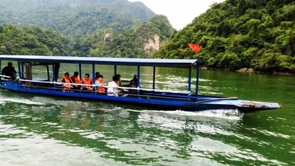 Đảm bảo an toàn giao thông dịp nghỉ lễ 30/4 và 1/5 ảnh 3