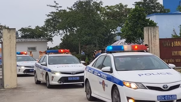 Ra quân bảo đảm an toàn giao thông, quyết tâm kéo giảm tai nạn