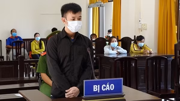 Chủ tịch MTTQ xã Xuân Thắng từng nhắn tin “gạ gẫm” nữ đồng nghiệp ảnh 3