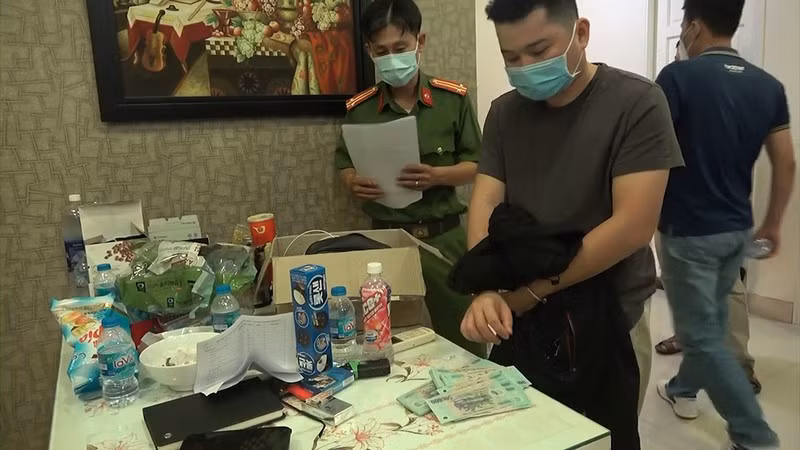 Đường dây đánh bạc qua mạng gần 4 tỷ USD: Chuyển hàng chục triệu USD ra nước ngoài tẩu tán, có dấu hiệu rửa tiền… -1
