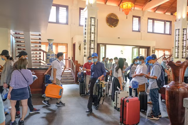 Nhiều khách sạn, nhà nghỉ kín phòng dịp nghỉ lễ 30/4 và 1/5 -0