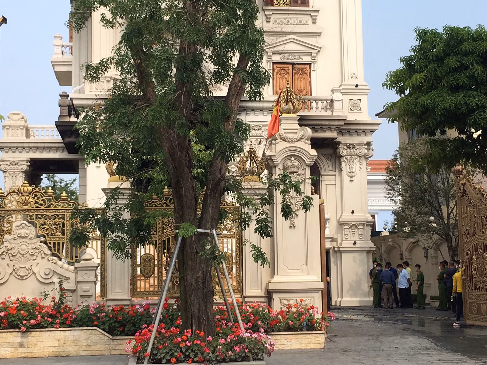 Cháy biệt thự trăm tỷ, chủ nhà tử vong -0