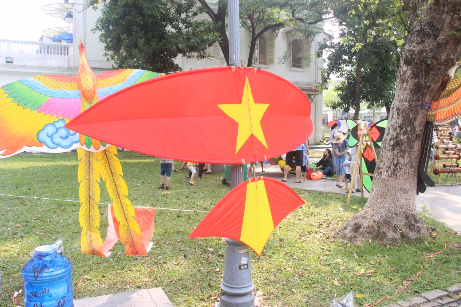 Lễ hội Diều Huế 2022 thu hút đông đảo du khách, người dân -1