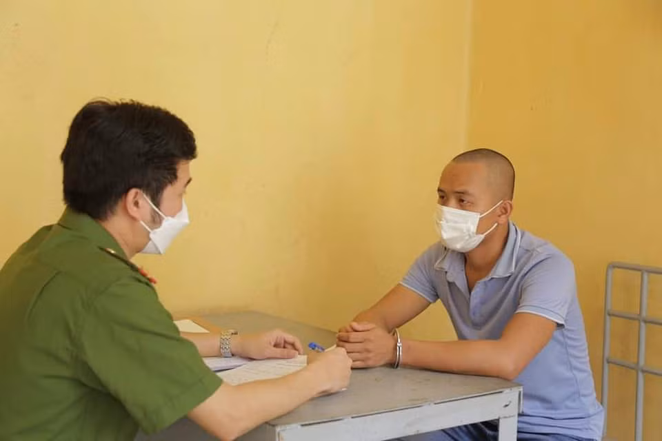 “Con nợ” làm giả giấy chứng nhận quyền sử dụng đất bán cho “chủ nợ -0
