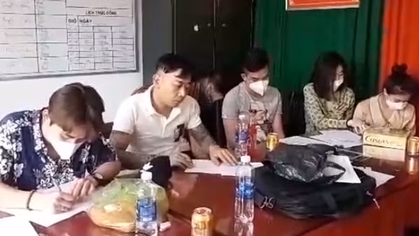 Thuê khách sạn, mở "tiệc" ma túy cùng khách ngoại quốc ảnh 2