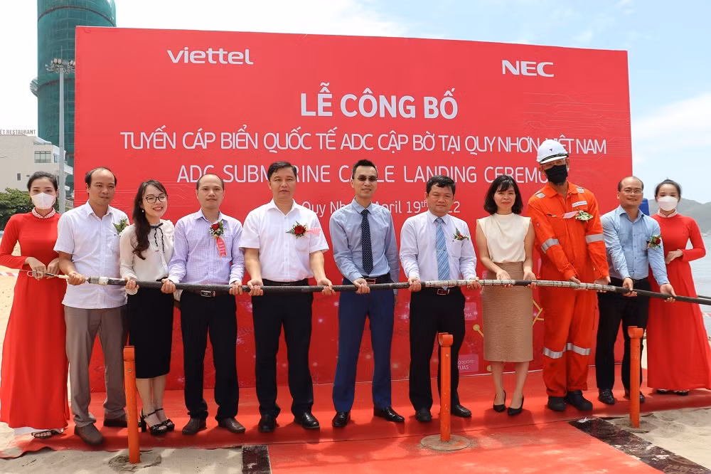 Viettel công bố cập bờ tuyến cáp ADC, băng thông lớn nhất Việt Nam -0