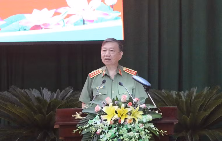 Công an TP Hồ Chí Minh phát huy truyền thống, vượt qua khó khăn, hoàn thành xuất sắc nhiệm vụ -0