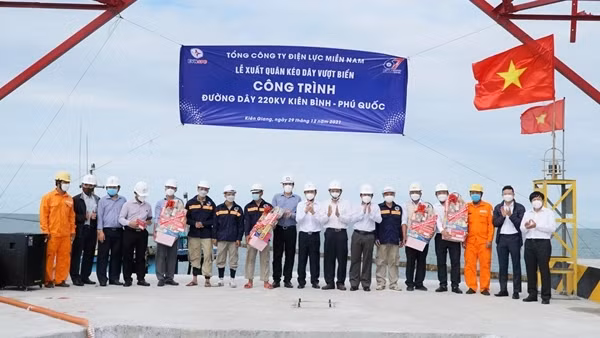 Kéo dây vượt biển đường dây 220kV Kiên Bình - Phú Quốc