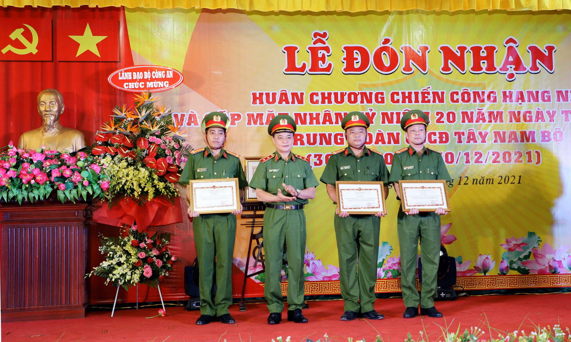 Kỷ niệm 20 năm thành lập Trung đoàn CSCĐ Tây Nam Bộ -0