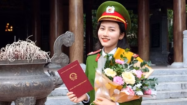 Nữ thủ khoa “kép” chia sẻ kinh nghiệm học tập