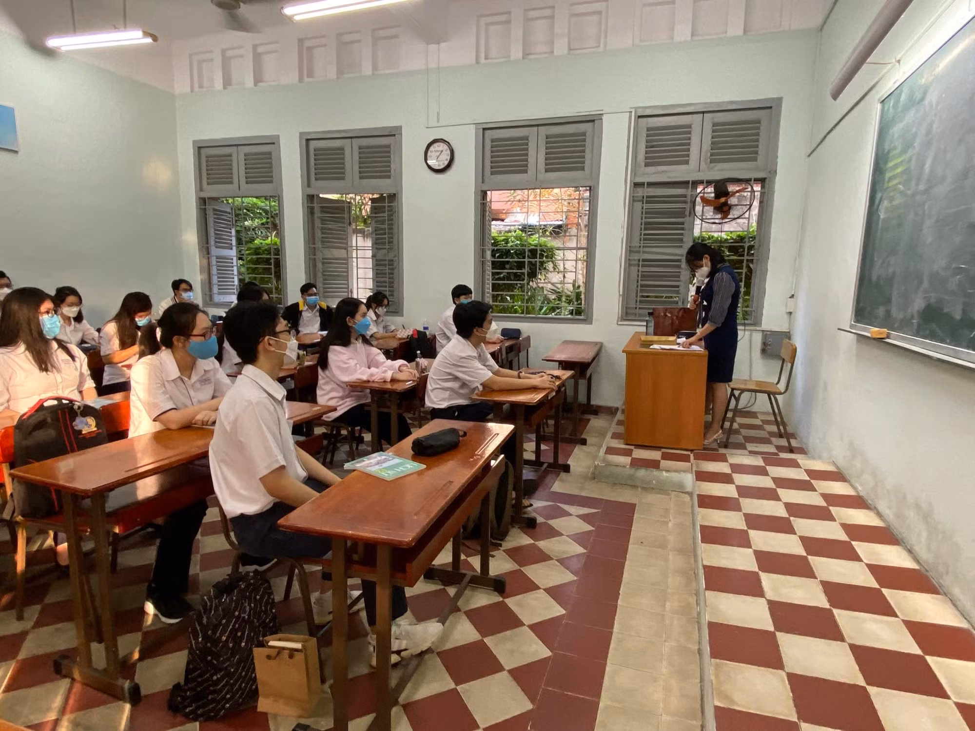 Mở rộng việc học trực tiếp cho học sinh khối lớp 7,8,10,11 -0